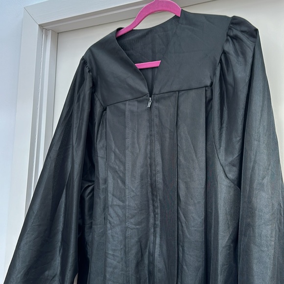 Graduation gown . Color black - Picture 3 of 7